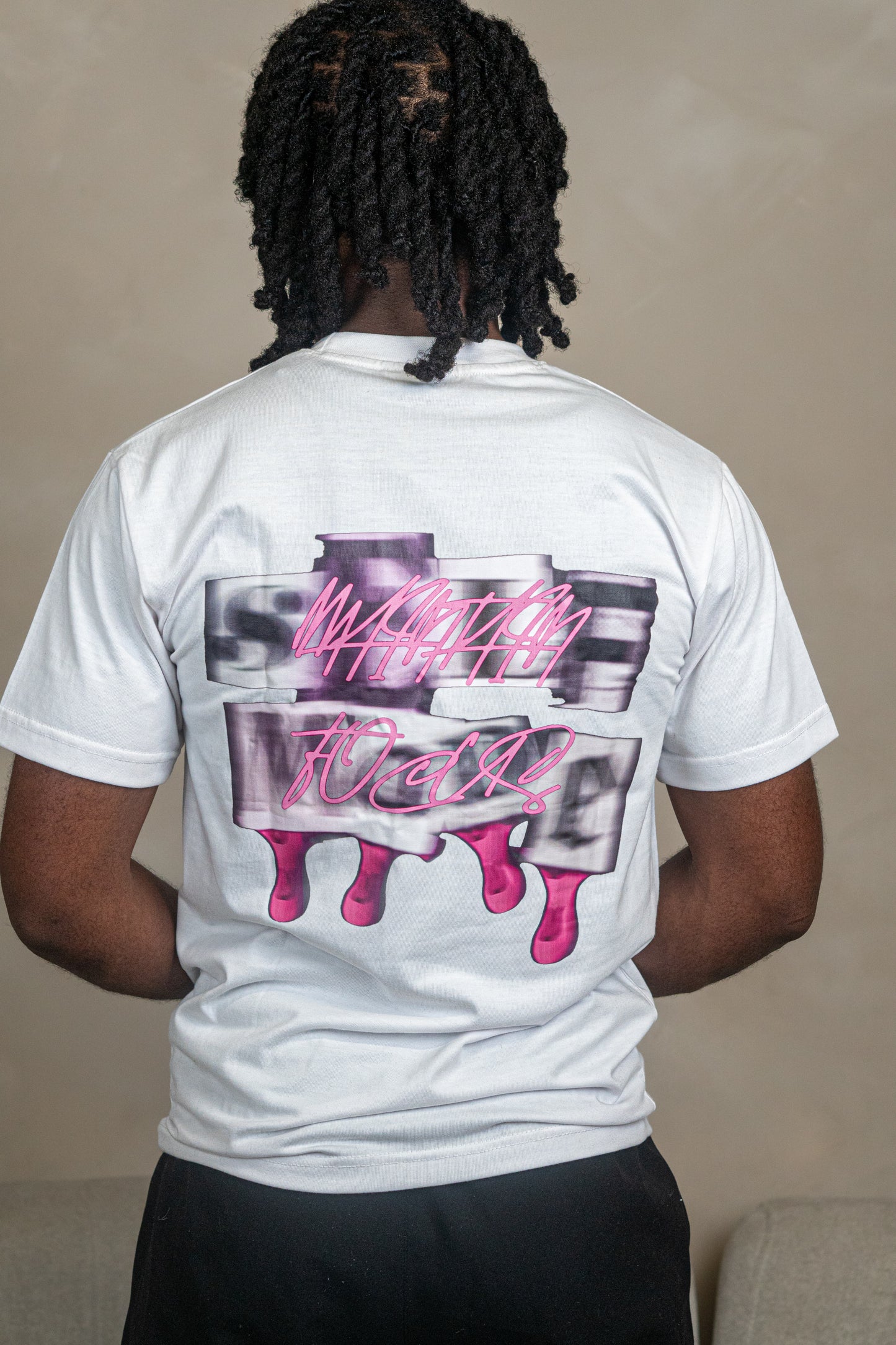 ARTISTRY TEE