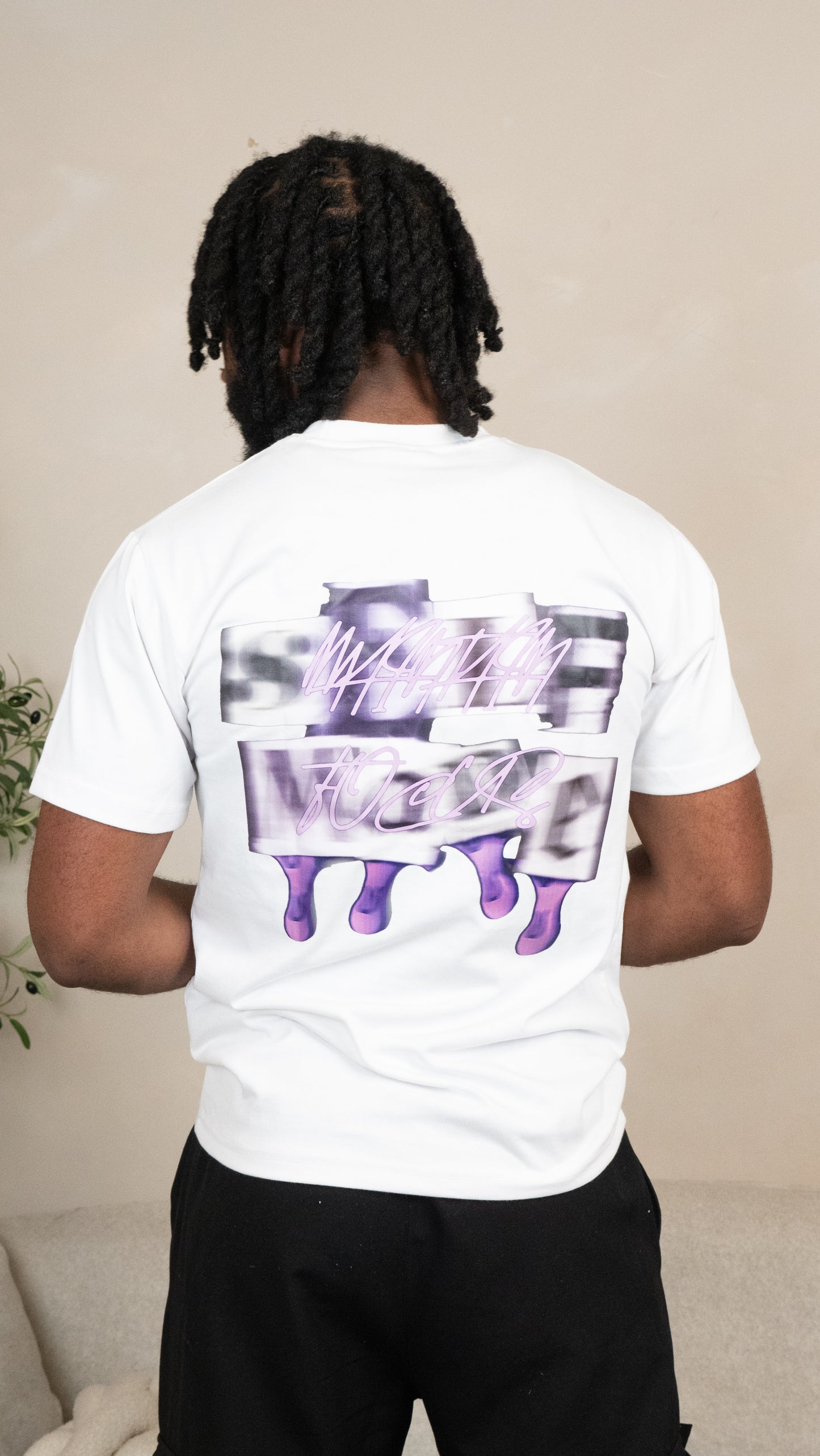 ARTISTRY TEE
